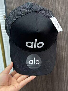 ALO Yoga | Accessories | Alo Yoga Black And White Trucker  display picture 2